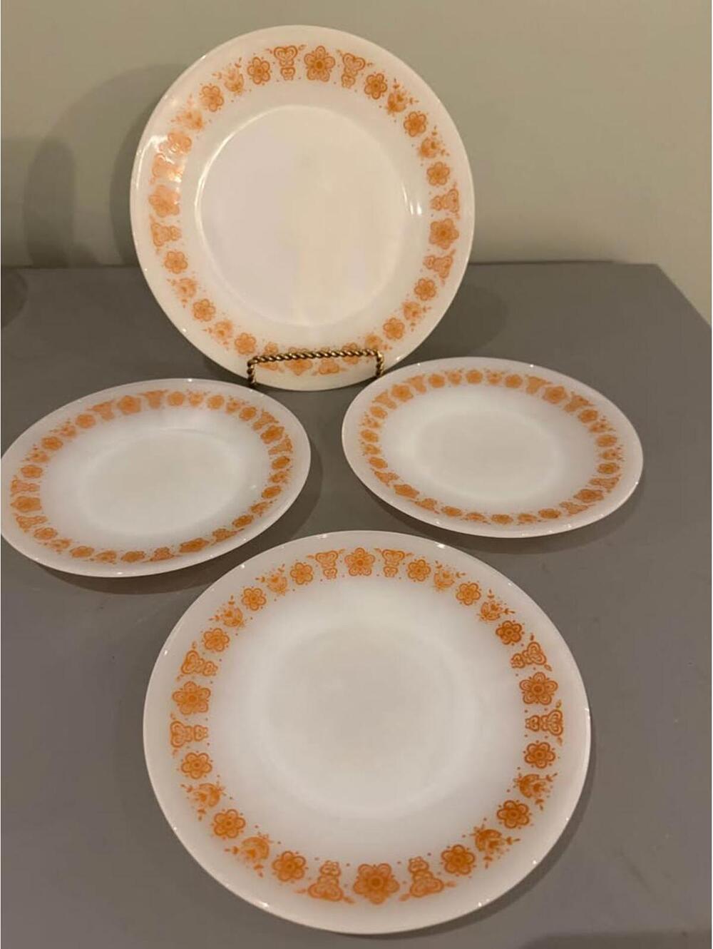 Pyrex correl Butterfly Gold 4 Plates